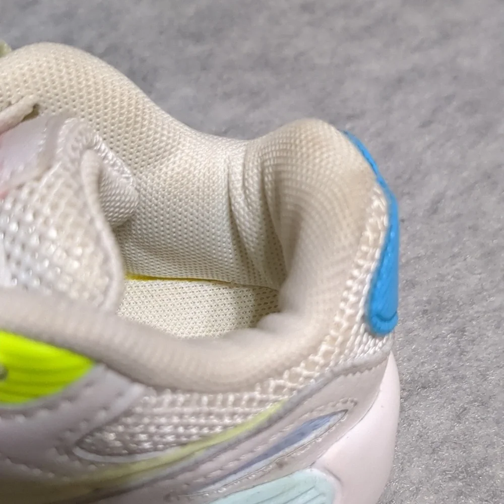 Nike Air Max 90 white - yellow Toddler Sneakers- SZ 5C